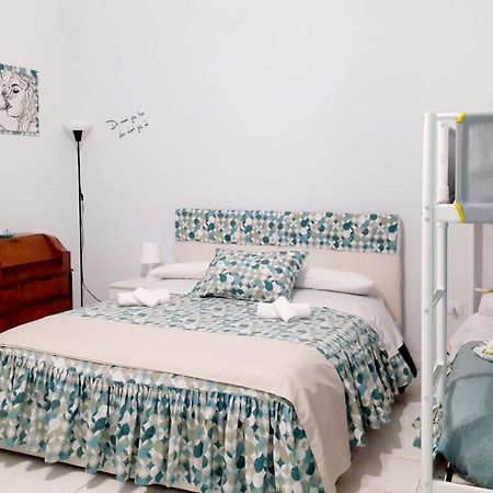 Dory'S Room Camera Nel Cuore Di Napoli Eksteriør billede