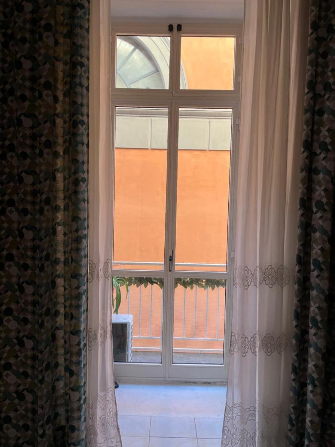 Dory'S Room Camera Nel Cuore Di Napoli Eksteriør billede