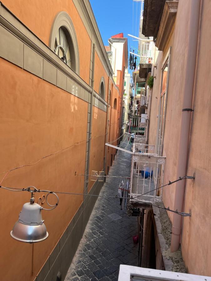 Dory'S Room Camera Nel Cuore Di Napoli Eksteriør billede