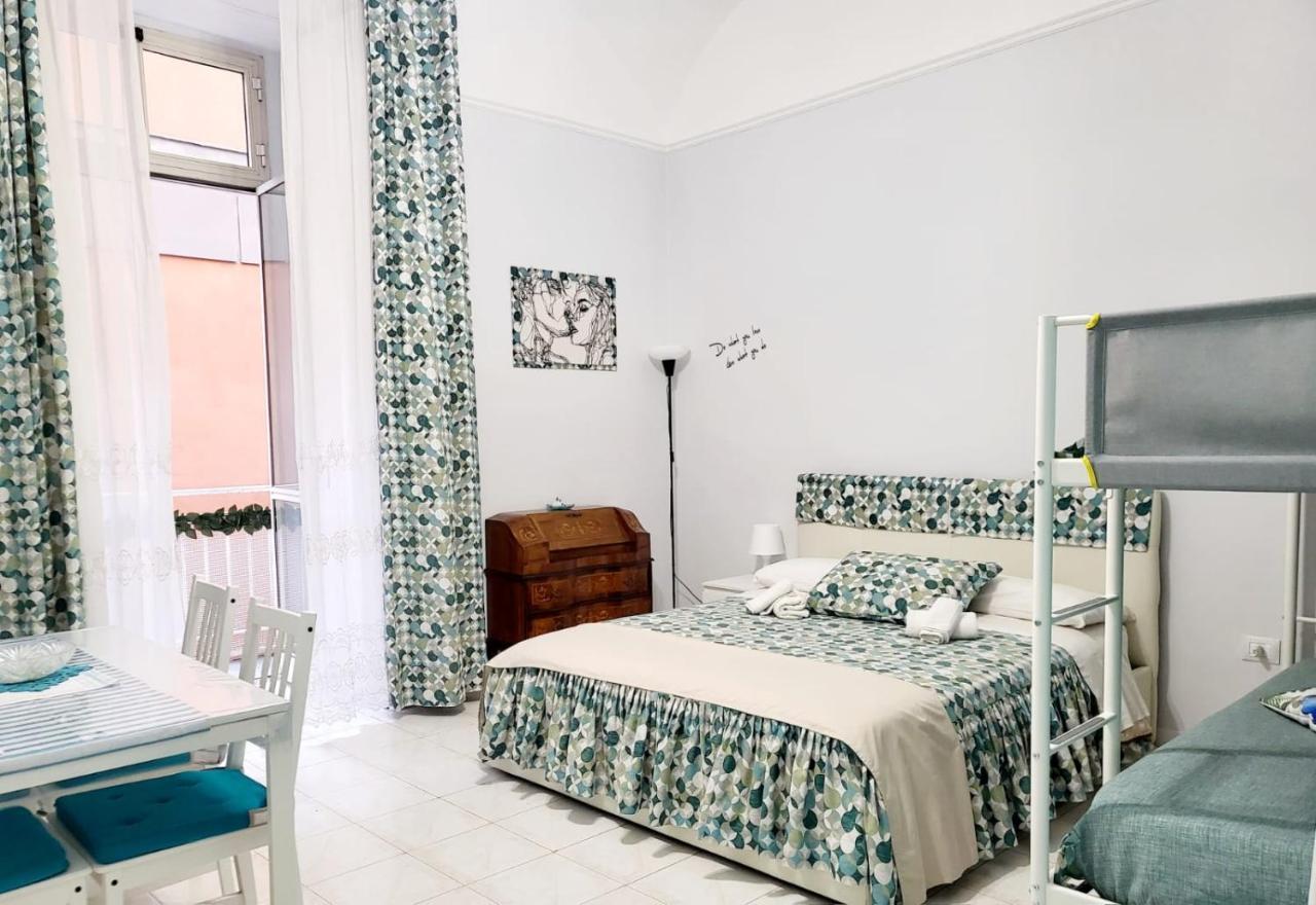 Dory'S Room Camera Nel Cuore Di Napoli Eksteriør billede