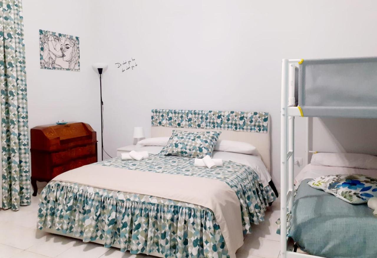 Dory'S Room Camera Nel Cuore Di Napoli Eksteriør billede